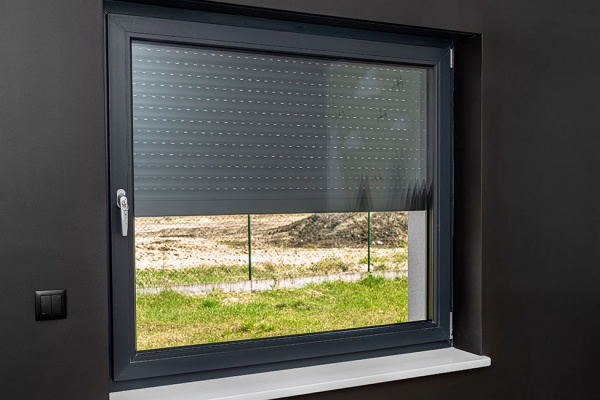 Aluplast ID 4000 Fenster mit Außenrollladen